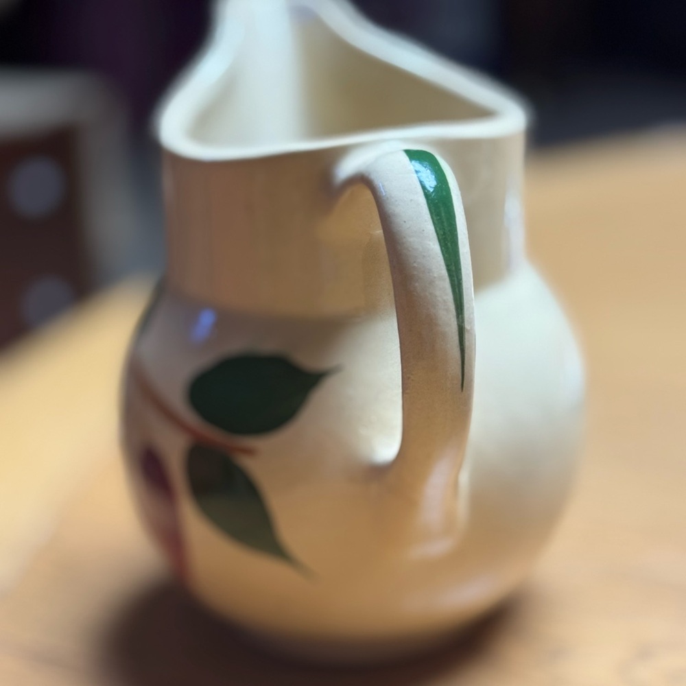 Vintage Watt Ware #15 Pitcher in Tear Drop Pattern -Mid Century - Picture 2 of 7